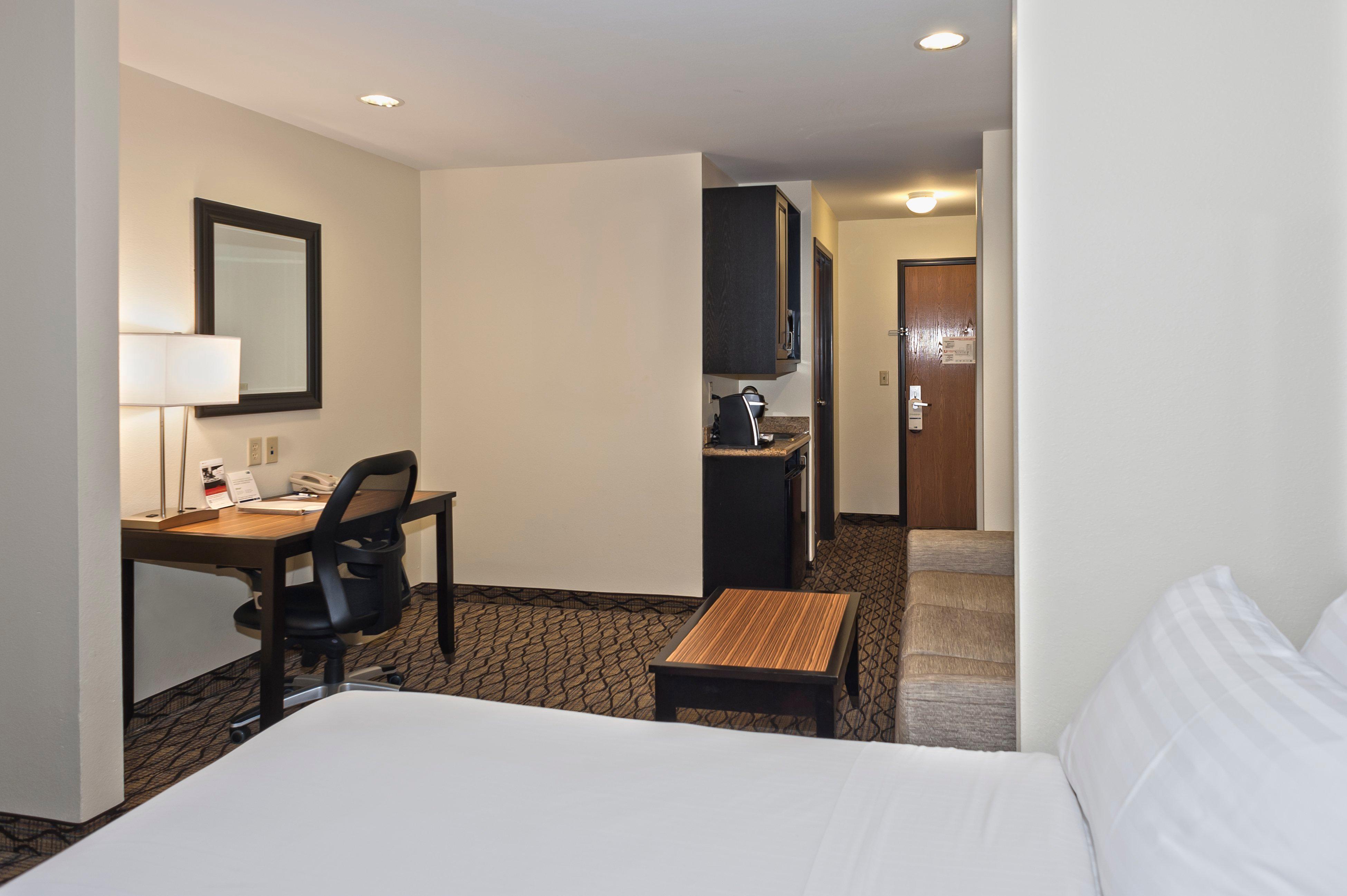 Holiday Inn Express Hotel & Suites Chanhassen By Ihg Exterior photo