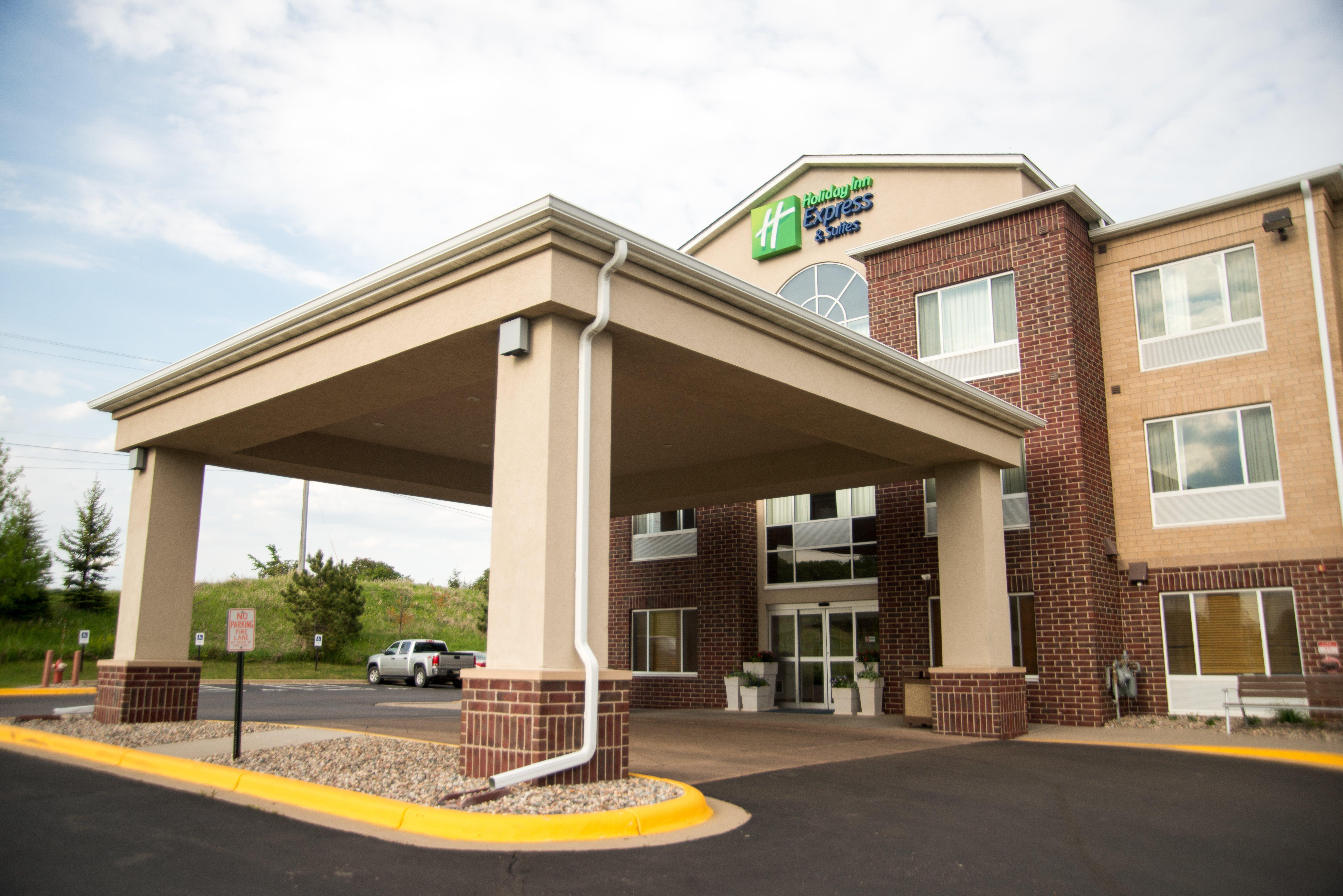 Holiday Inn Express Hotel & Suites Chanhassen, An Ihg Hotel Exterior photo